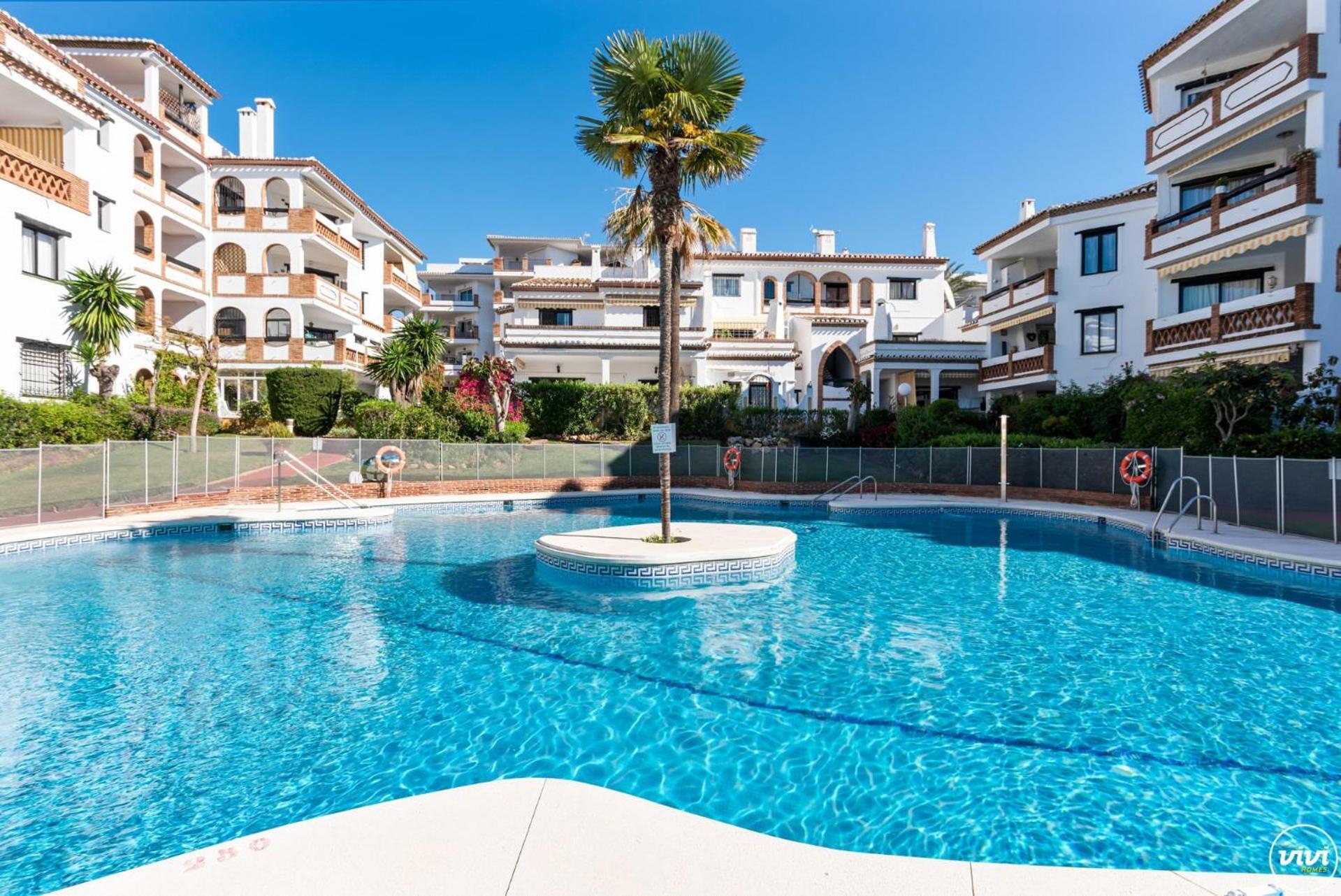 Vivi Homes - Robina Pool, Garden, Terrace & Sitio de Calahonda